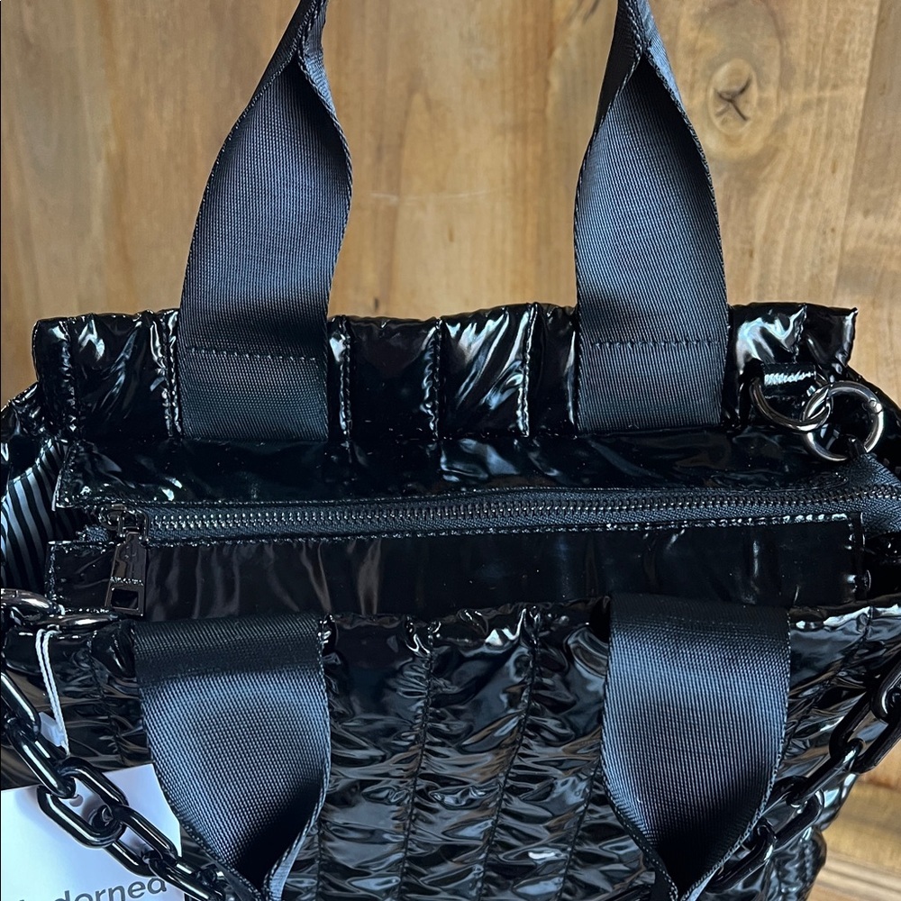 Ah-dorned | Classic Black Metallic Tote Bag w/ Crossbody Strap & Bag Charm Chain - Picture 7 of 17